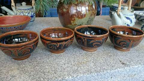 Uhlick Pottery & Tile